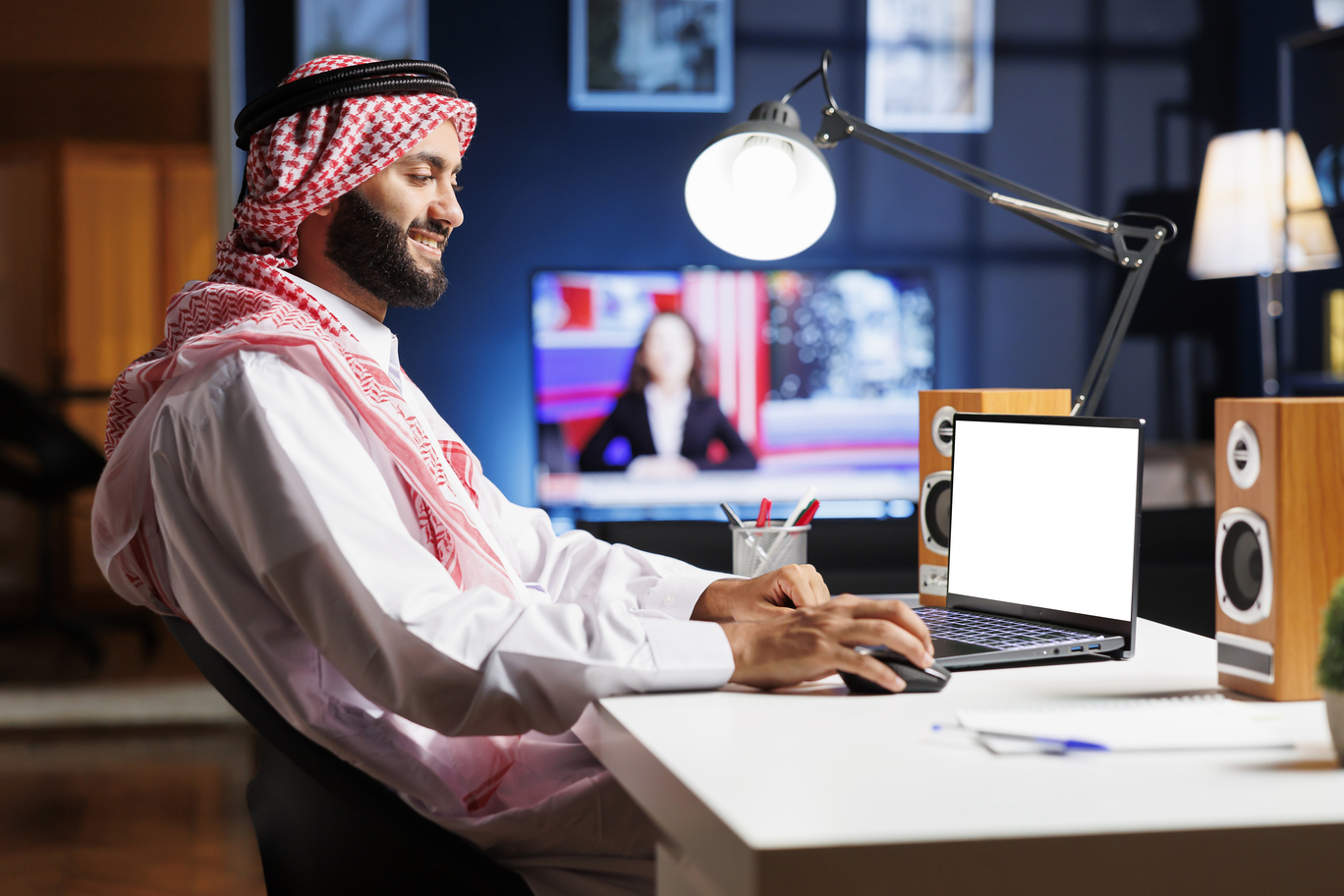  How to Develop Your Business Online: Strategies for Success in Dubai and the UAE