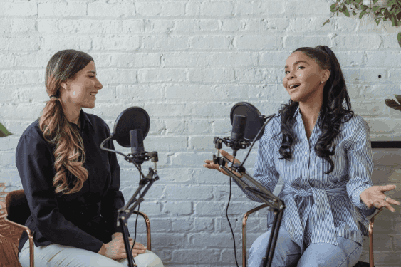 Live Audio & Podcasts on Social: Engaging Audiences with Conversational Content in the UAE.